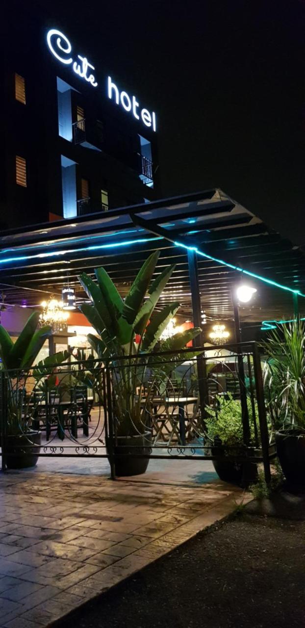 Cute Hotel & Dorms Ipoh Ngoại thất bức ảnh